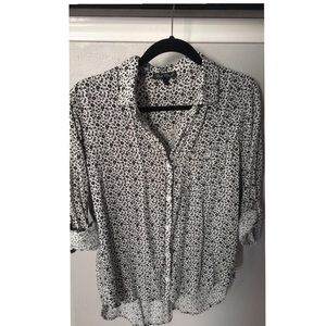 Floral Blouse 🌼 Size Medium FINAL price